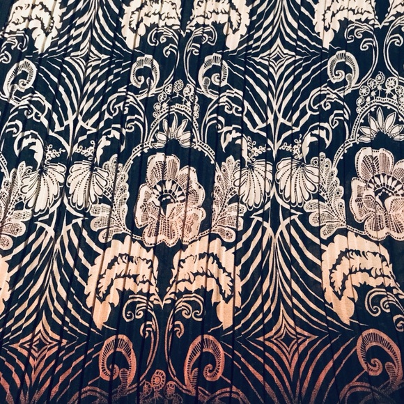 Blouse - Picture 3 of 5